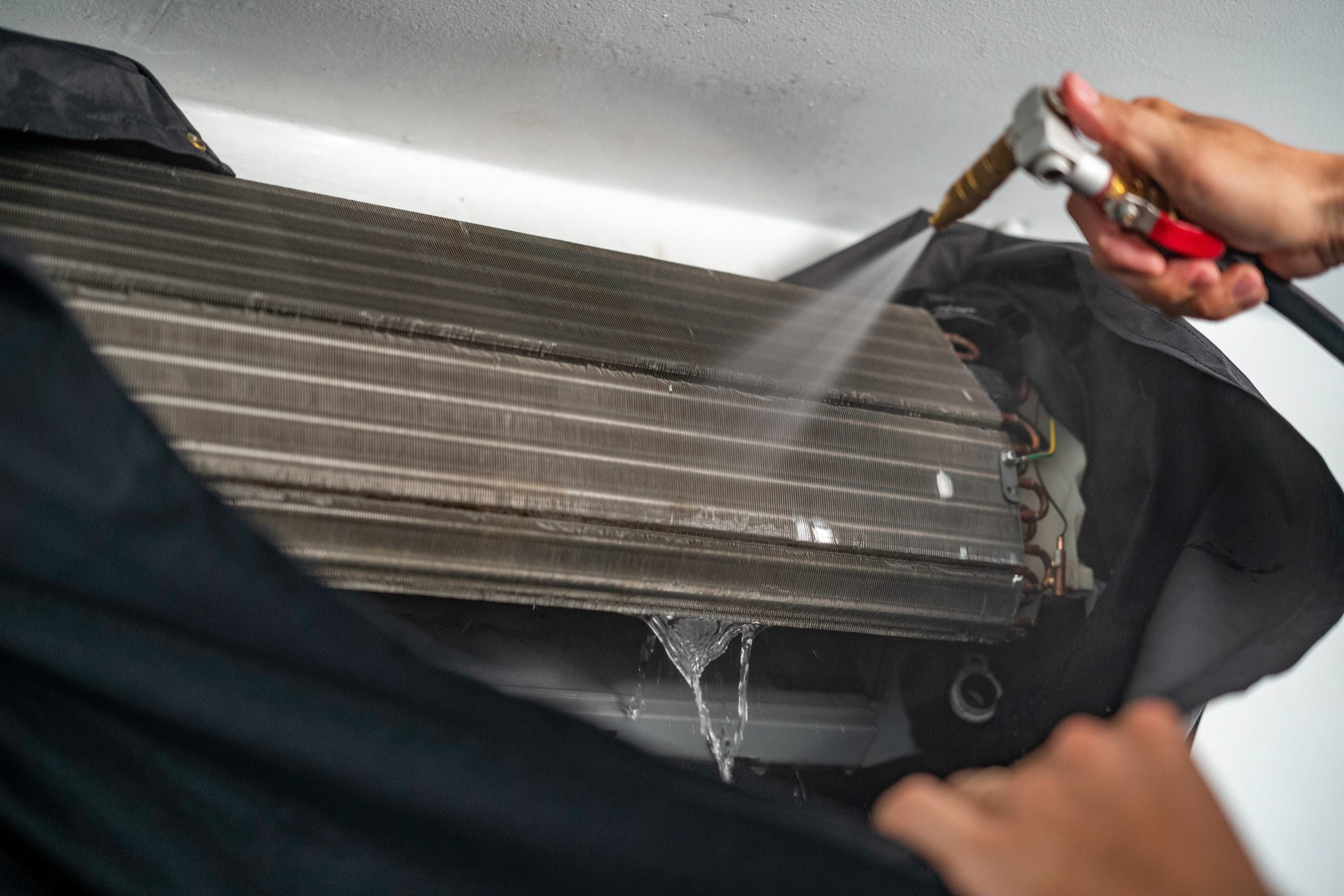 Vệ sinh máy lạnh TCL