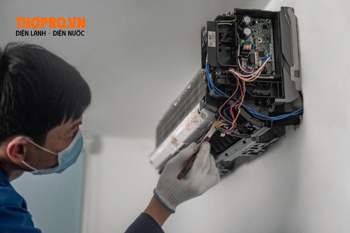 Vệ sinh máy lạnh Gò Vấp bởi Thợ Pro